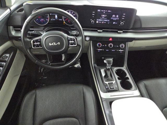 Used 2022 Kia Carnival LX image 17