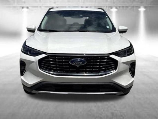 Certified 2023 Ford Escape Platinum AWD/4WD image 2