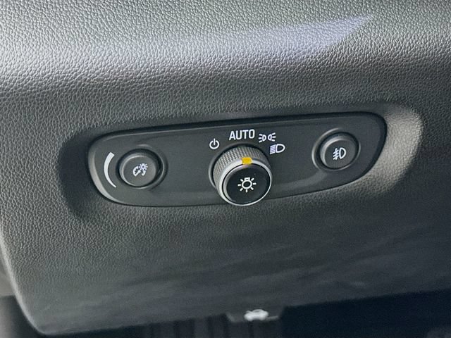 Used 2021 Chevrolet Traverse Premier w/ Redline Edition FWD image 16