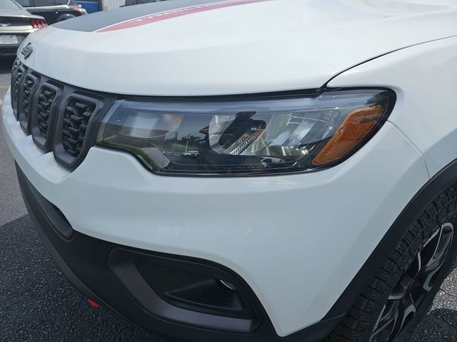 Used 2025 Jeep Compass Trailhawk AWD/4WD image 33
