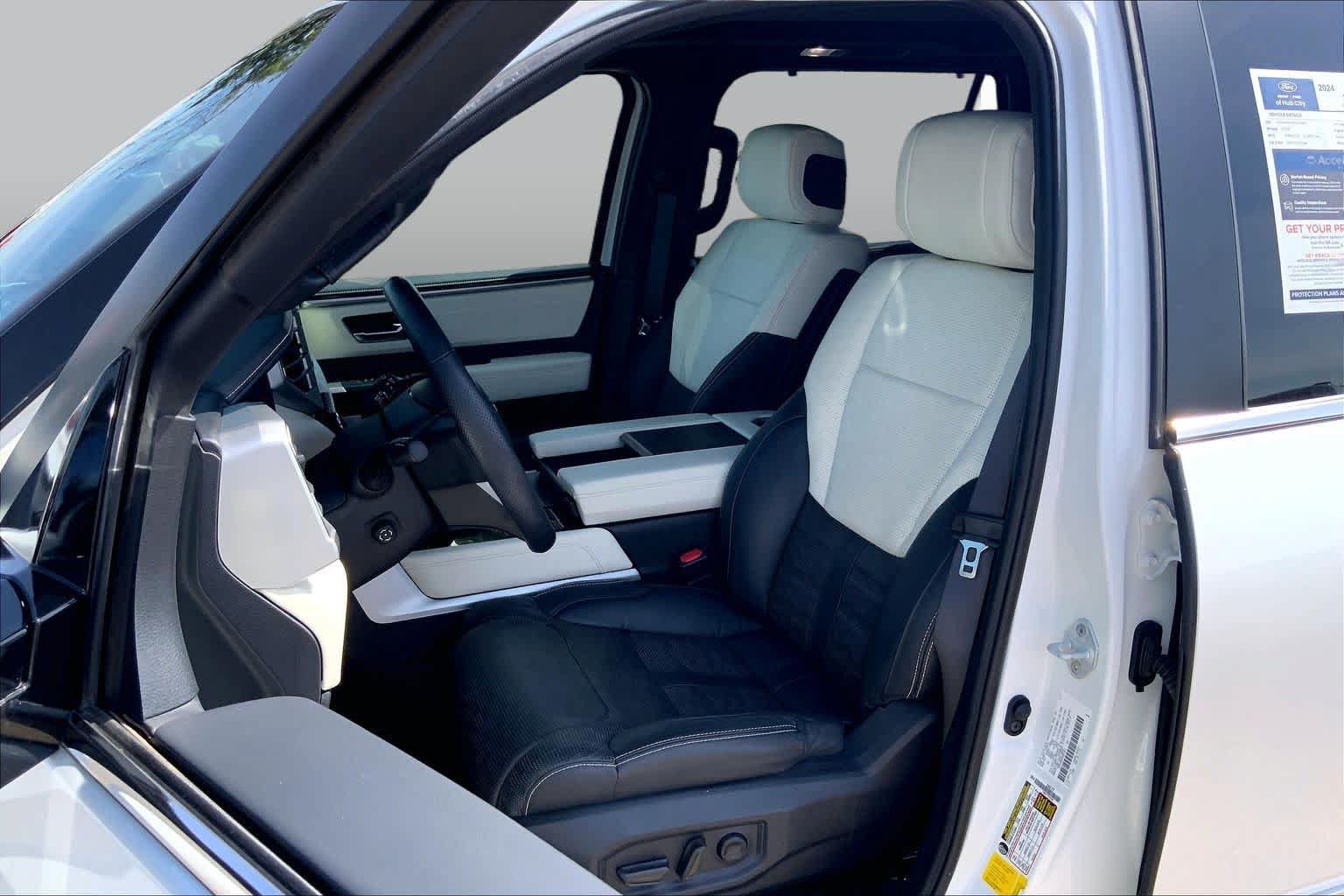 Used 2024 Toyota Sequoia Capstone AWD/4WD image 8