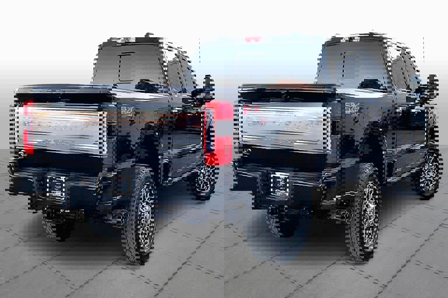 Certified 2025 Ford F250 Platinum w/ Platinum Plus Package image 3