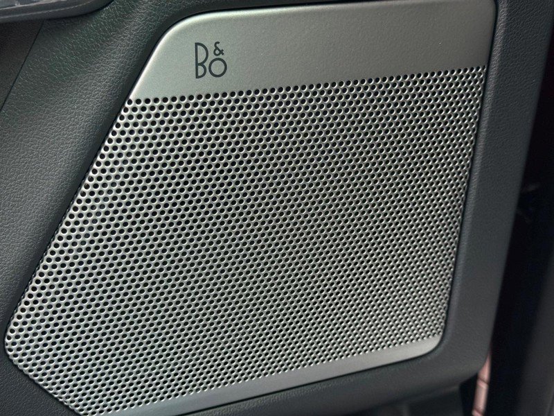 Certified 2022 Ford F150 XLT w/ Equipment Group 302A High image 30