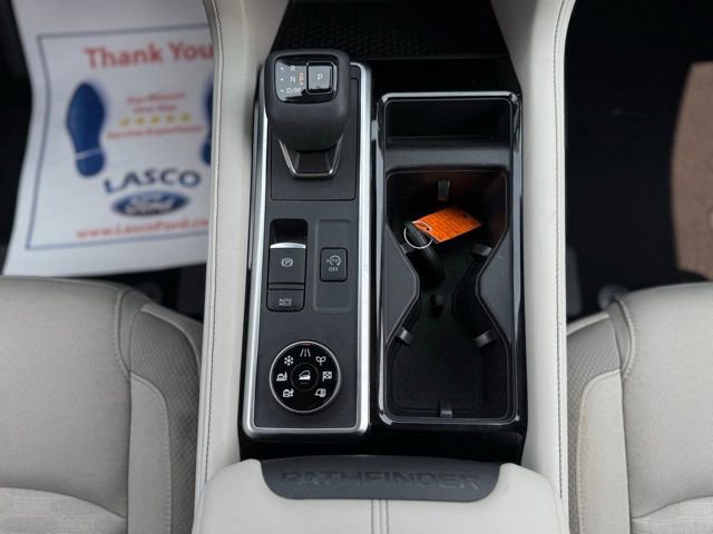 Used 2022 Nissan Pathfinder SV image 43