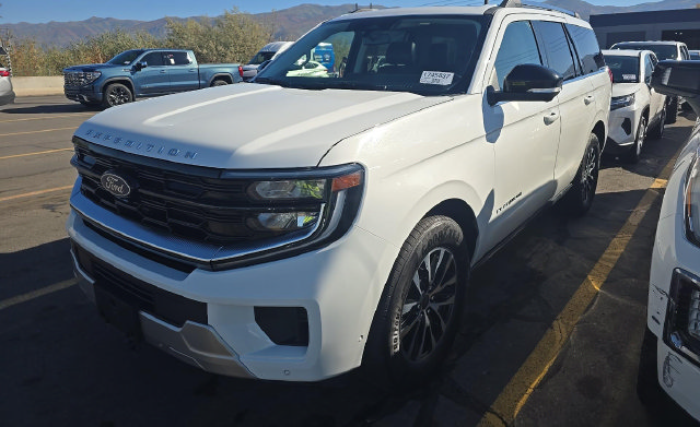 Certified 2025 Ford Expedition Platinum AWD/4WD image 2