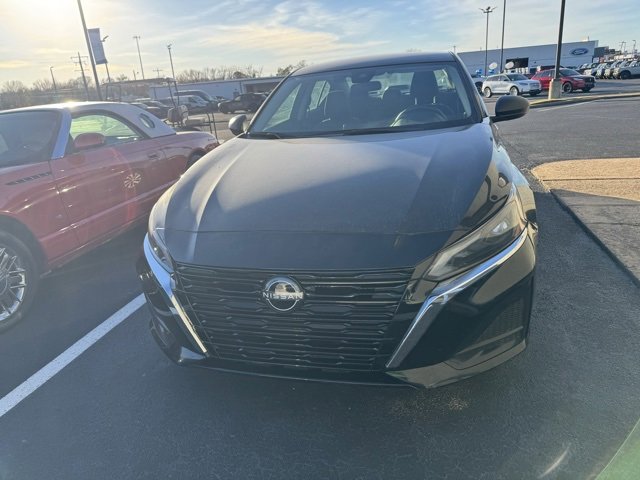 Used 2024 Nissan Altima 2.5 SR image 2