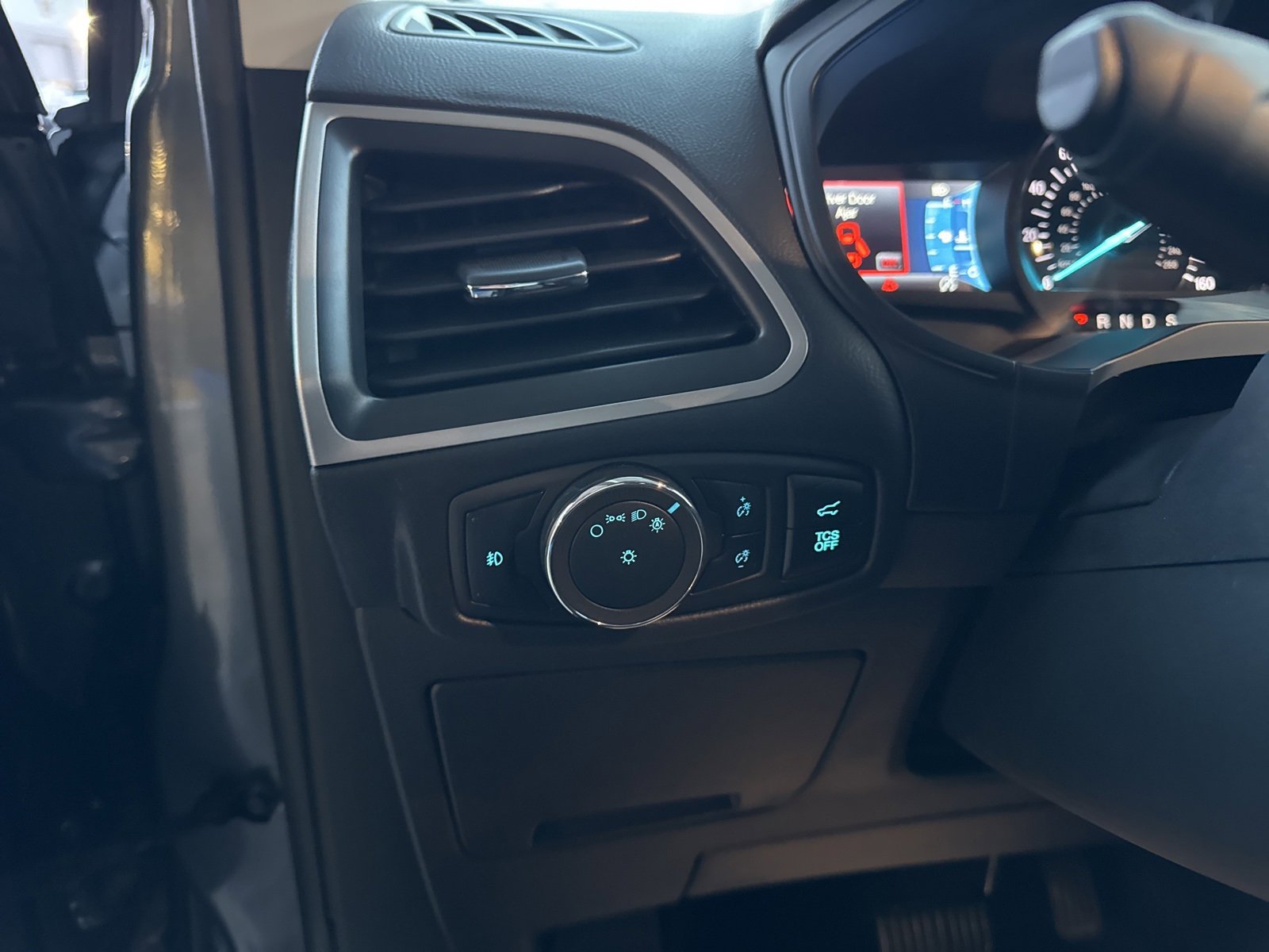 Certified 2024 Ford Edge SEL w/ Convenience Package image 25