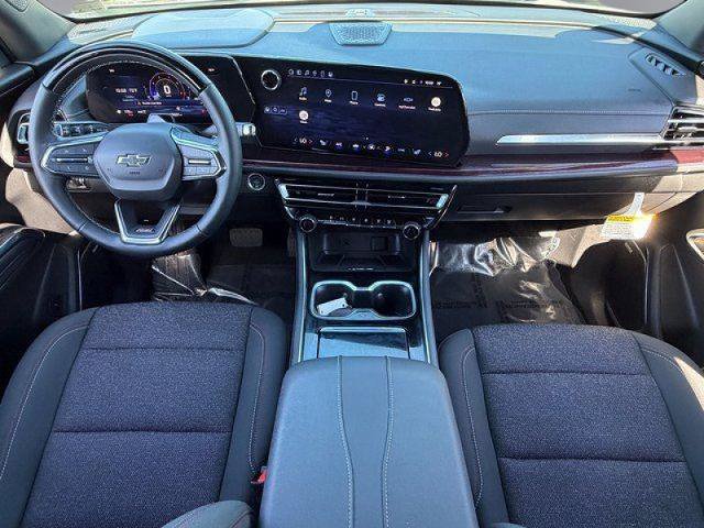 Used 2024 Chevrolet Traverse Z71 w/ Enhanced Driving Package AWD/4WD image 3
