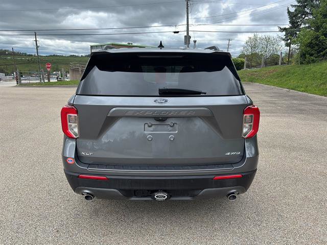 Certified 2023 Ford Explorer XLT w/ Equipment Group 202A AWD/4WD image 3