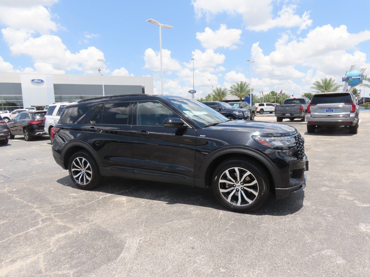 Certified 2025 Ford Explorer ST-Line AWD/4WD image 7