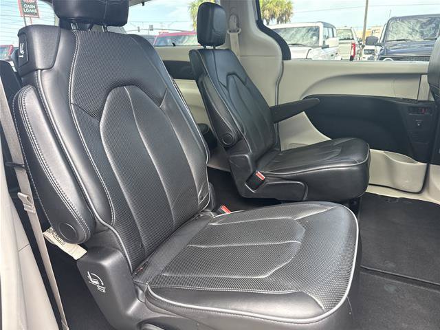 Used 2019 Chrysler Pacifica Limited FWD image 21