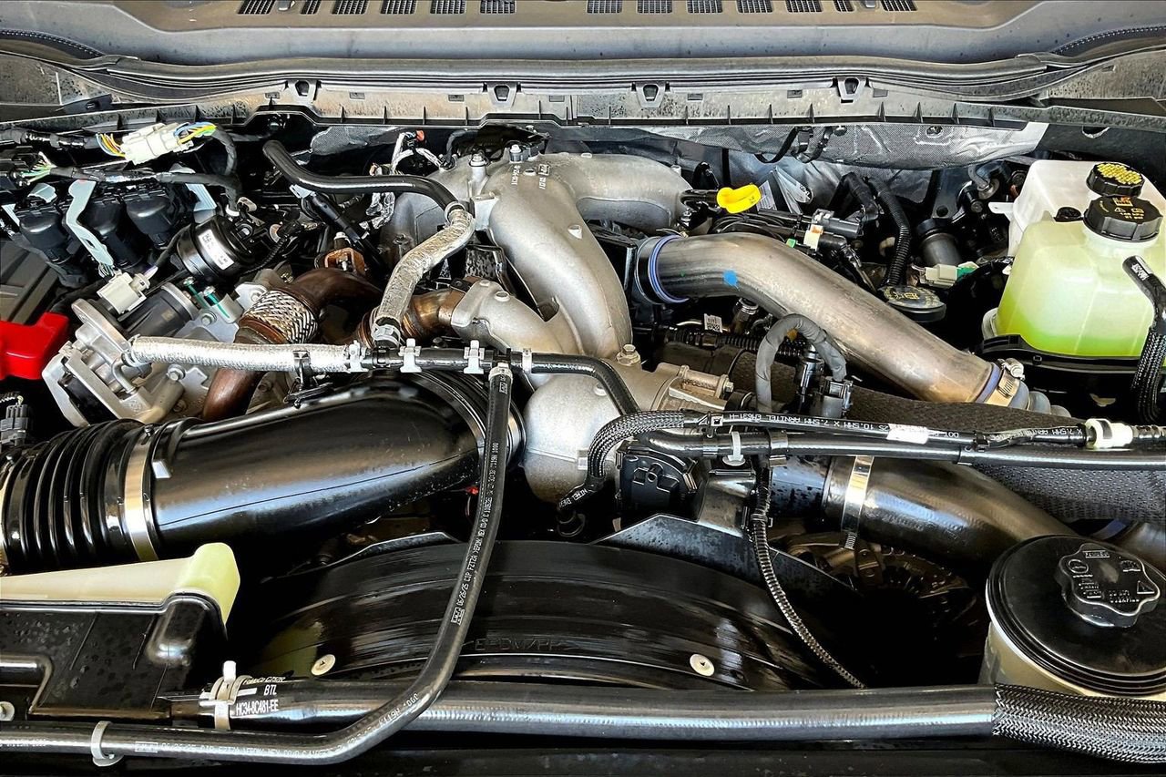 Certified 2025 Ford F350 Lariat AWD/4WD image 13