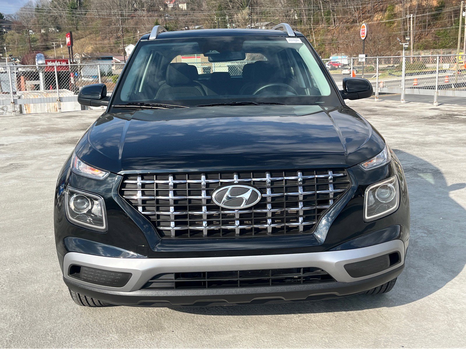 Used 2025 Hyundai Venue SEL FWD image 5