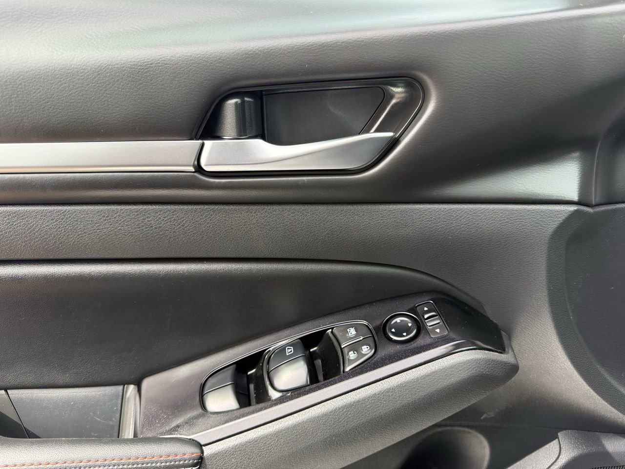 Used 2024 Nissan Altima 2.5 SR w/ SR Premium Package image 25