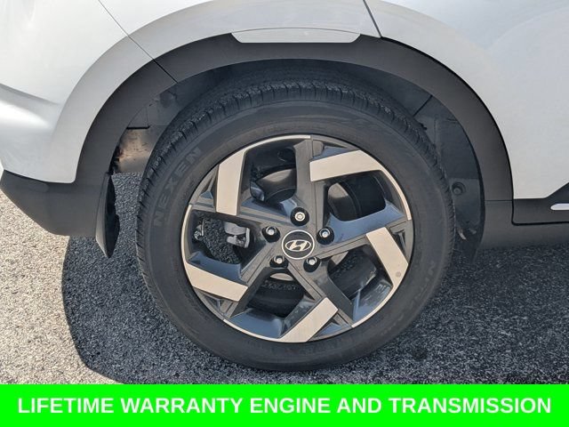 Used 2025 Hyundai Venue Limited FWD image 12