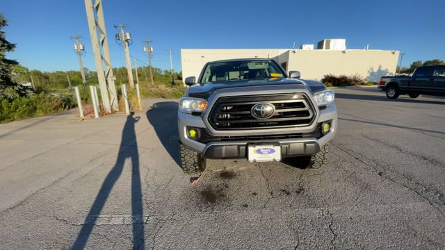Used 2021 Toyota Tacoma SR AWD/4WD image 3