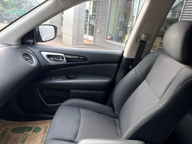 Used 2019 Nissan Pathfinder SV AWD/4WD image 26
