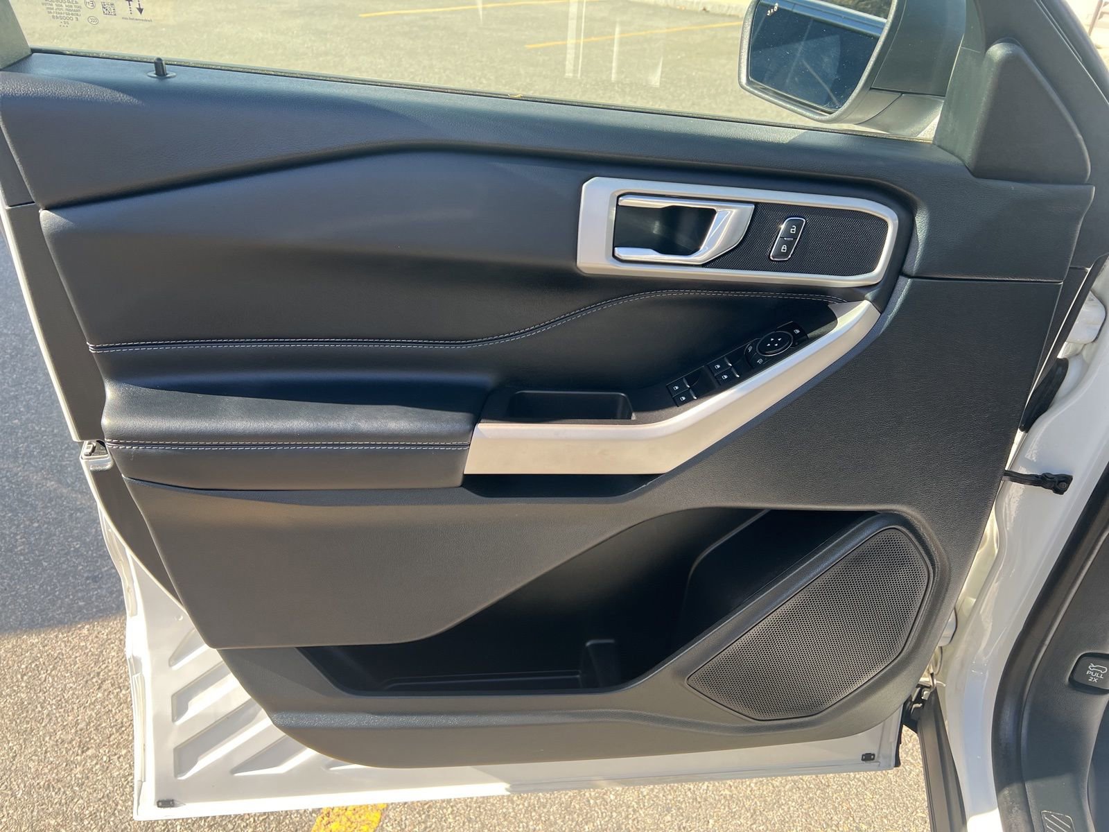 Certified 2023 Ford Explorer XLT w/ Equipment Group 202A AWD/4WD image 19