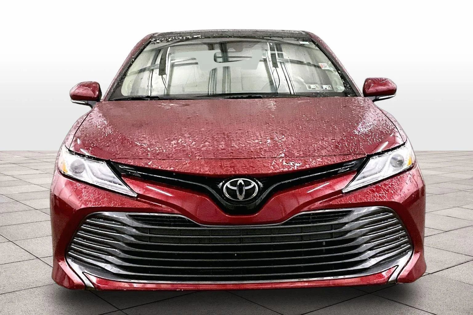 Used 2019 Toyota Camry XLE w/ Navigation Package image 3