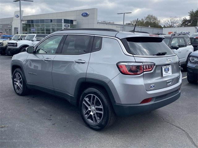 Used 2019 Jeep Compass Latitude FWD image 4