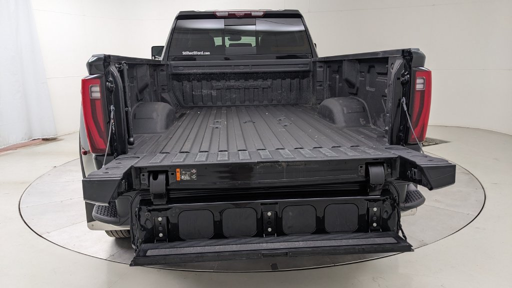 Used 2024 GMC Sierra 3500 Denali w/ Denali Reserve Package AWD/4WD image 8