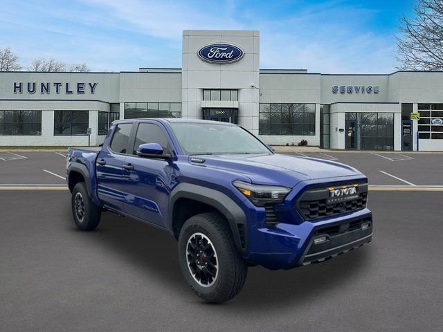 Used 2025 Toyota Tacoma TRD Off-Road w/ TRD Off Road Upgrade Package AWD/4WD image 3