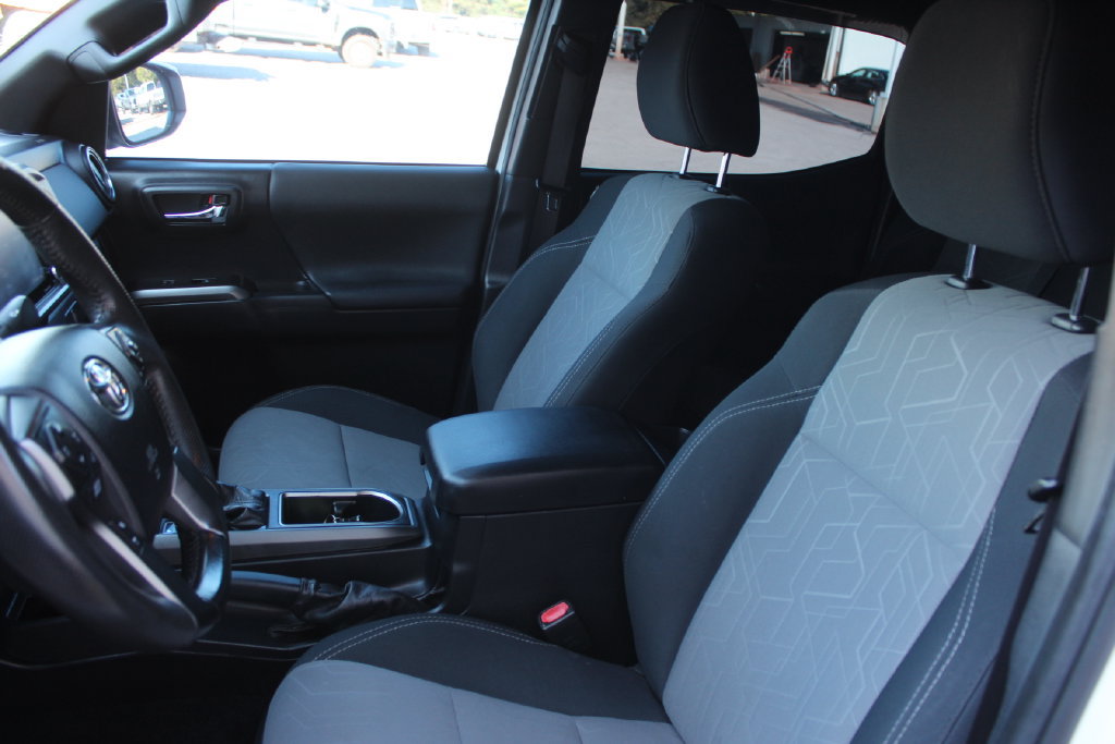 Used 2021 Toyota Tacoma TRD Sport w/ Technology Package RWD image 33