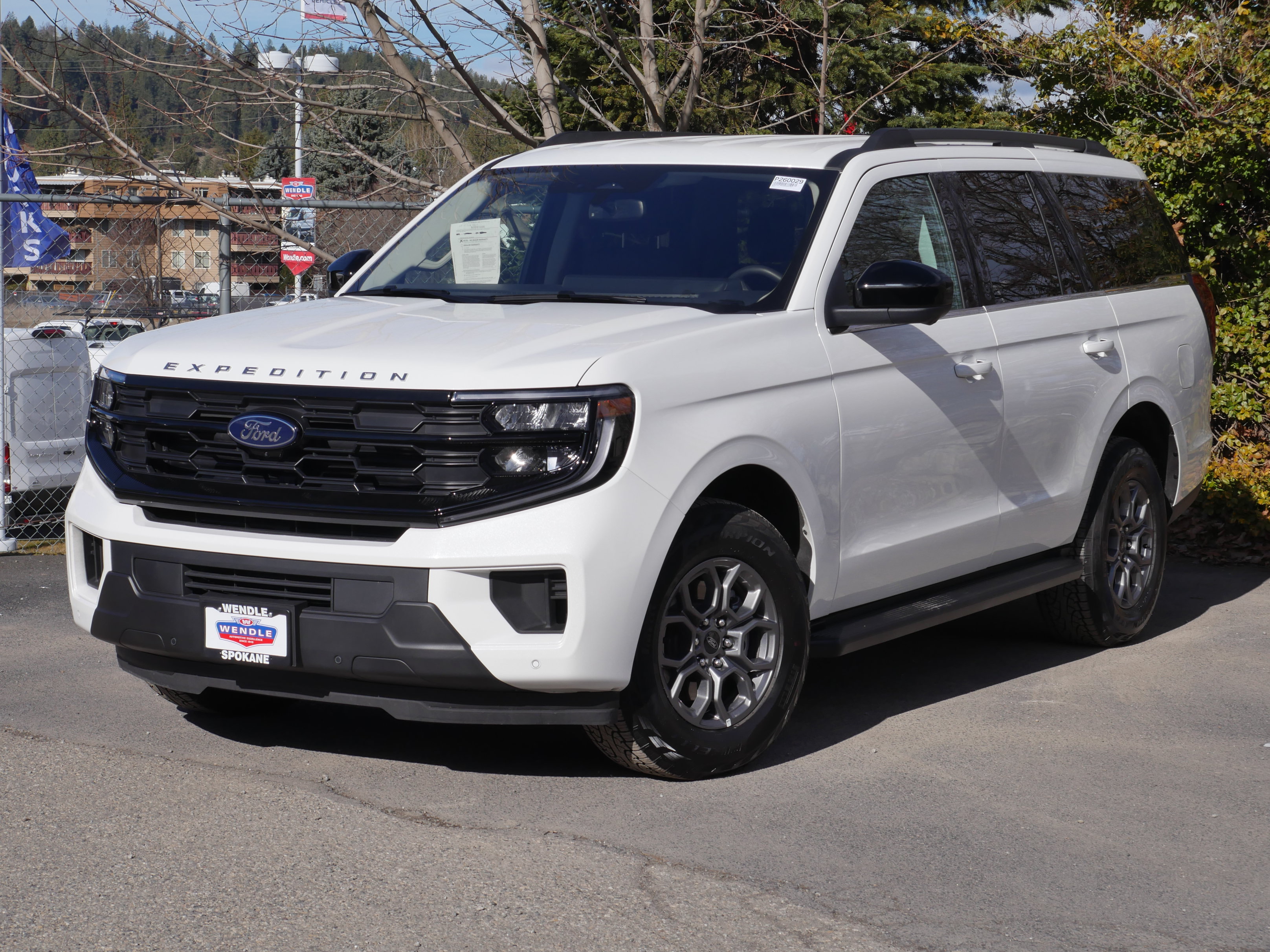 Certified 2025 Ford Expedition Active AWD/4WD image 2