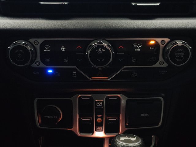 Used 2024 Jeep Wrangler Unlimited Sahara AWD/4WD image 34
