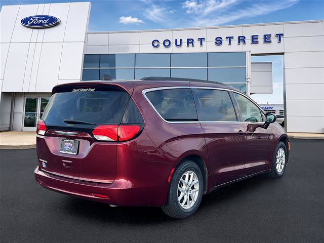 Used 2021 Chrysler Voyager Lxi FWD image 6