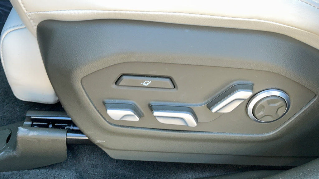 Used 2025 Hyundai Santa Fe Calligraphy FWD image 24