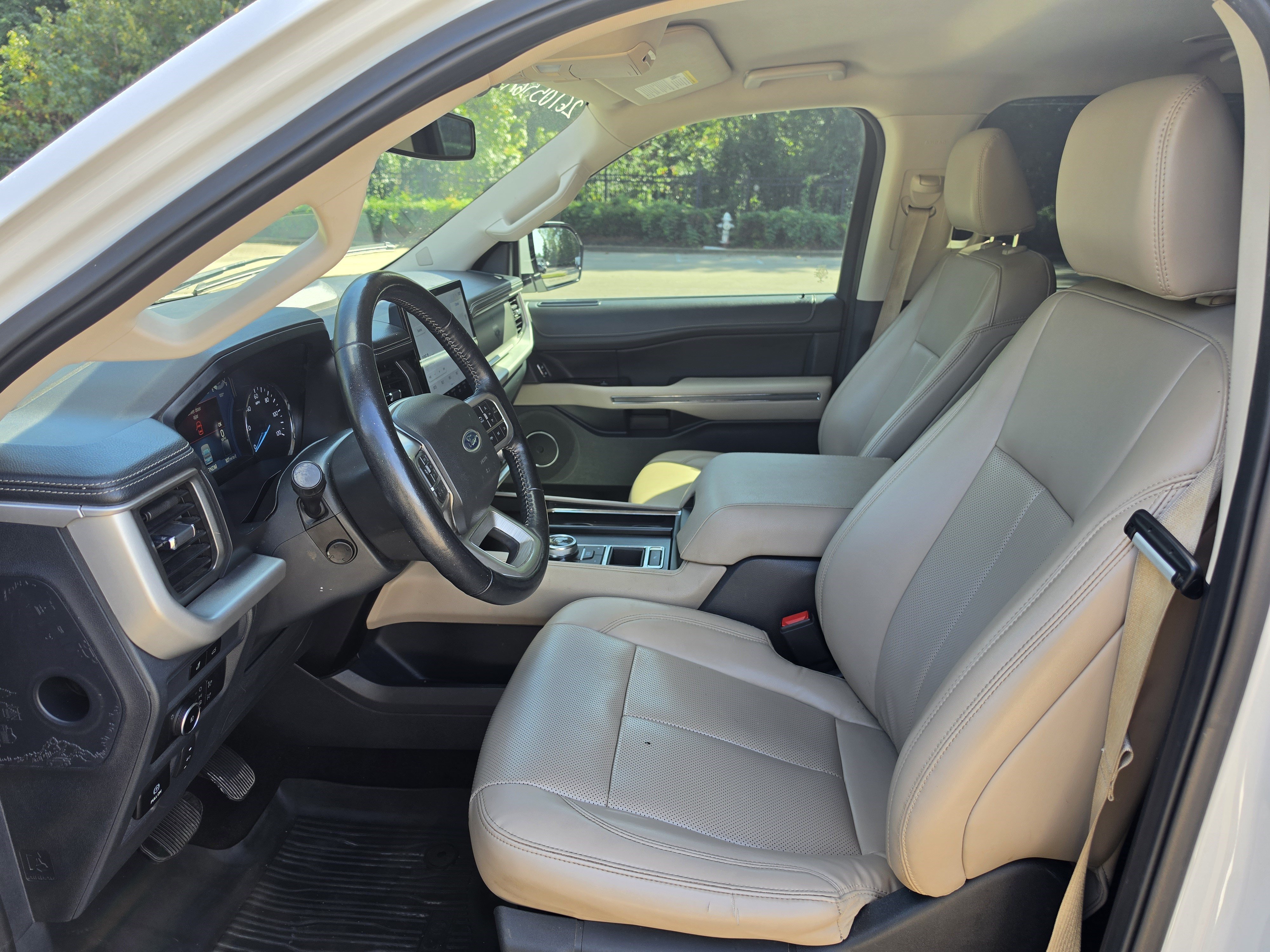 Certified 2022 Ford Expedition XLT RWD image 11