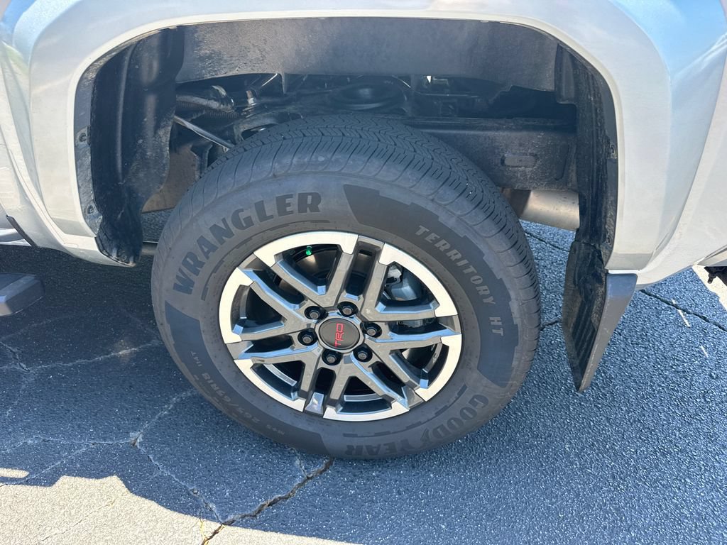 Used 2025 Toyota Tacoma TRD Sport AWD/4WD image 19