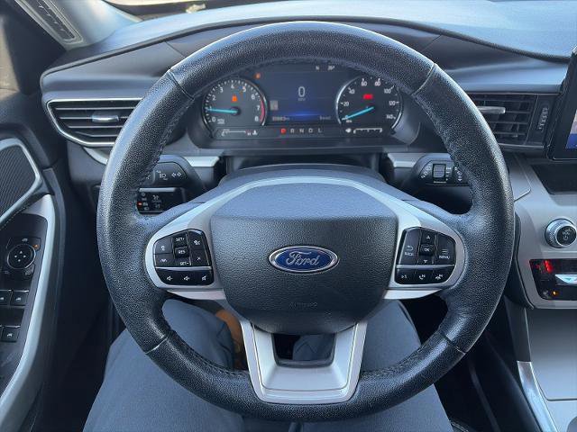 Certified 2022 Ford Explorer XLT w/ Equipment Group 202A image 27