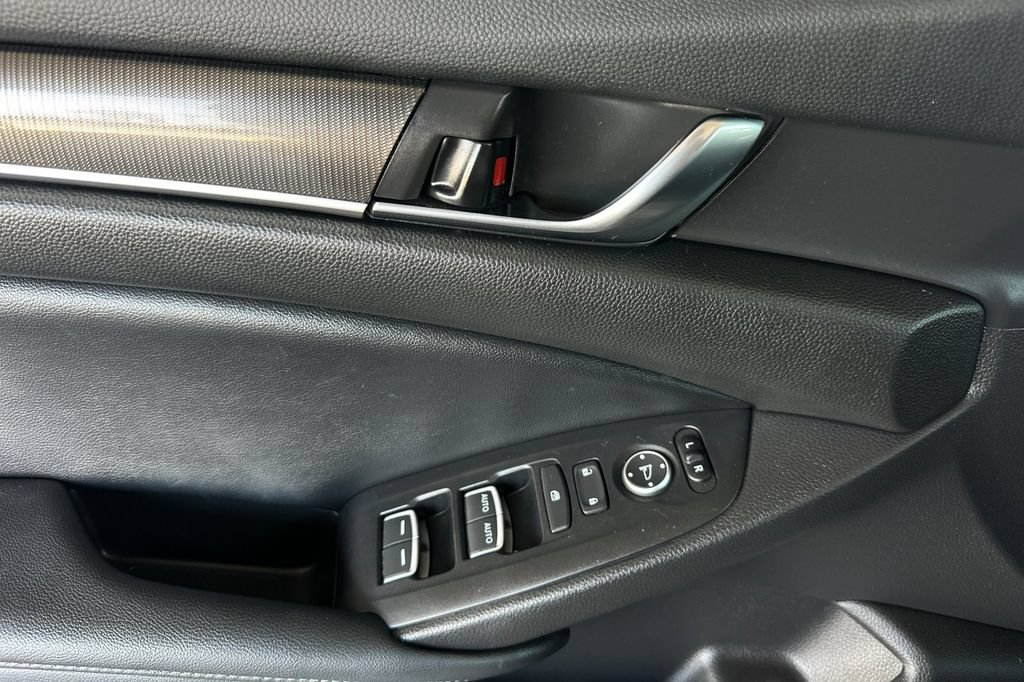 Used 2022 Honda Accord Sport image 13