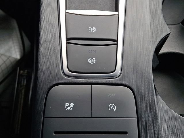 Certified 2022 Ford Escape SE w/ SE Sport Appearance Package image 24