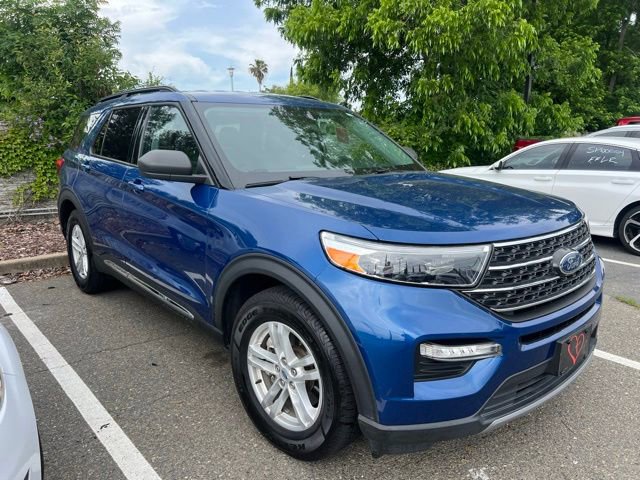 Certified 2023 Ford Explorer XLT w/ Equipment Group 202A RWD image 4