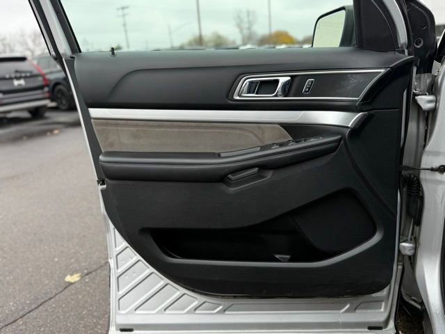 Certified 2017 Ford Explorer XLT w/ Equipment Group 202A image 22
