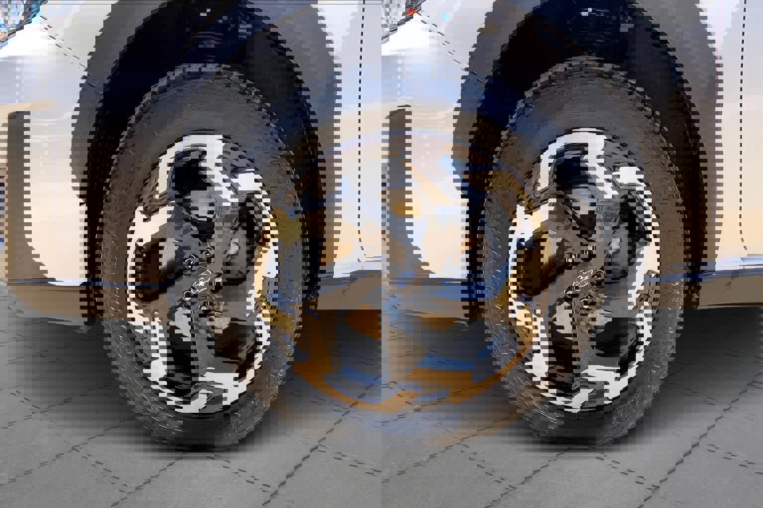 Used 2023 Subaru Crosstrek 2.5i Limited AWD/4WD image 13