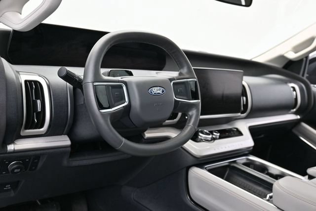 Certified 2025 Ford Expedition Active AWD/4WD image 16