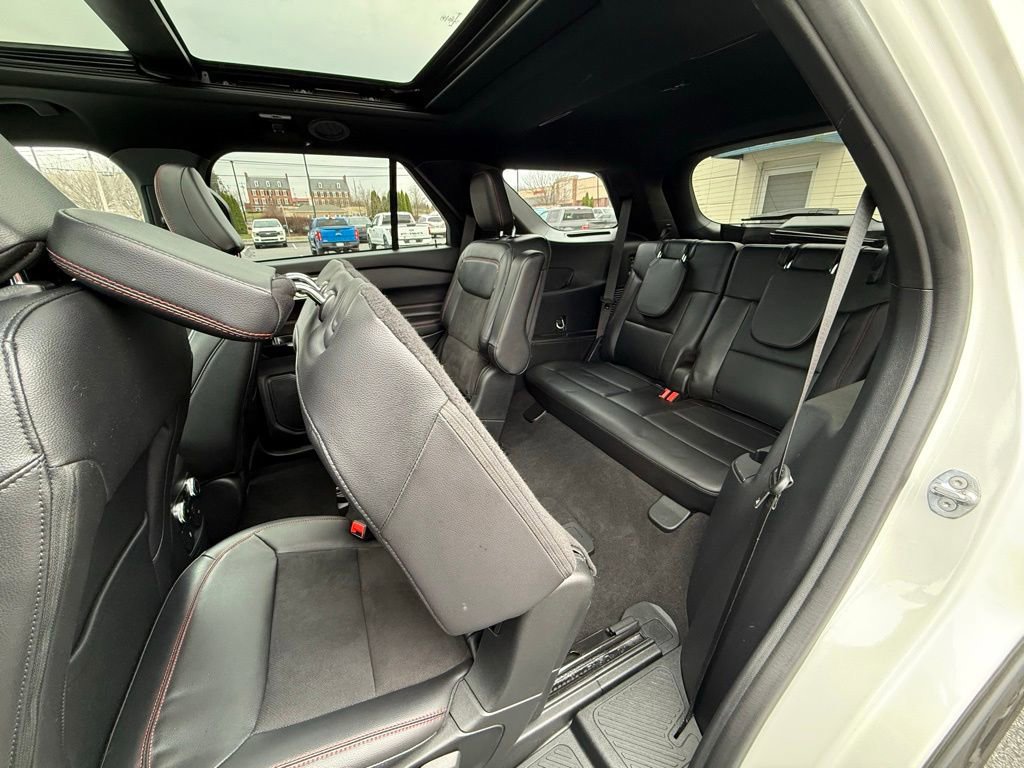 Certified 2023 Ford Explorer ST-Line w/ Class IV Trailer Tow Package image 30