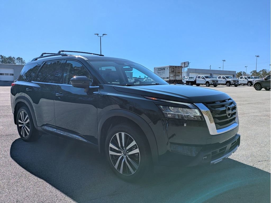 Used 2023 Nissan Pathfinder Platinum image 8