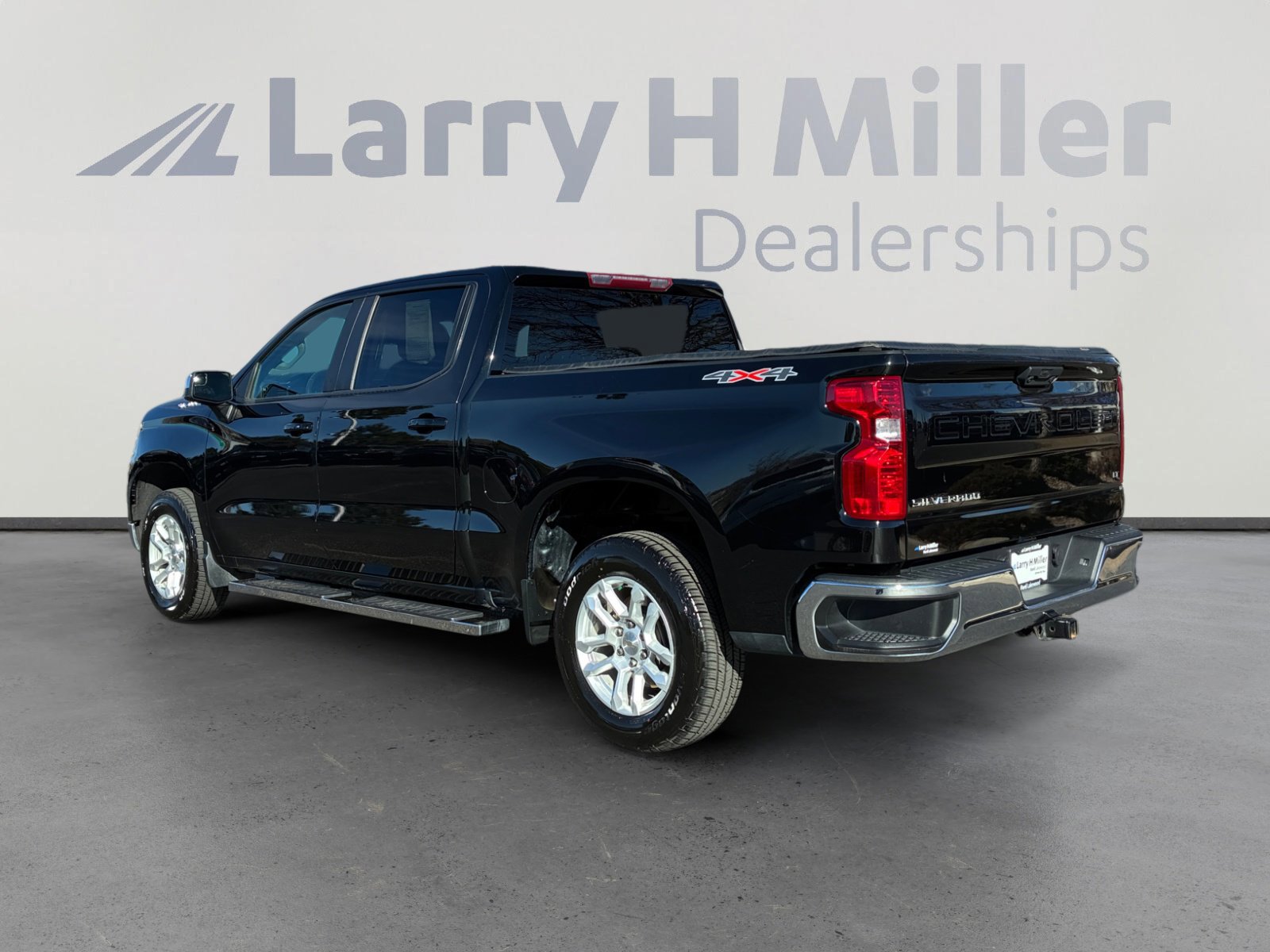 Used 2022 Chevrolet Silverado 1500 LT image 3