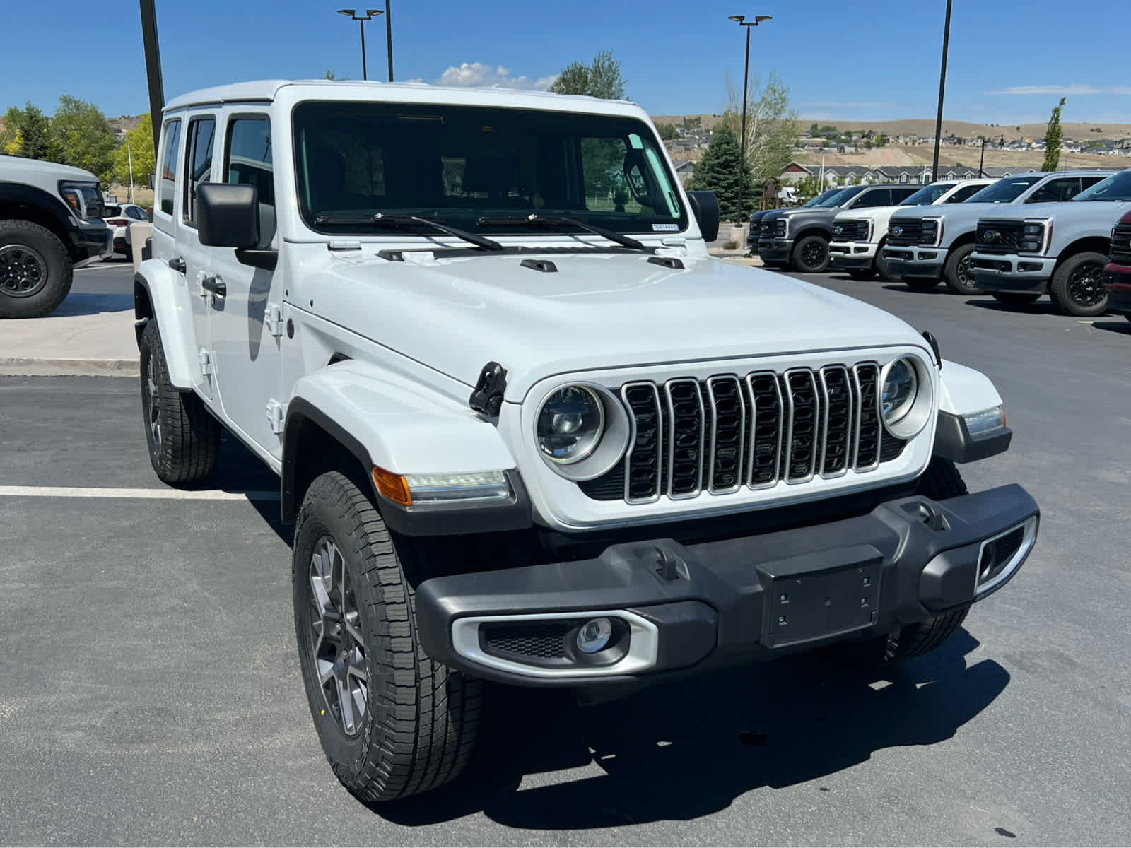 Used 2025 Jeep Wrangler Unlimited Sahara AWD/4WD image 4