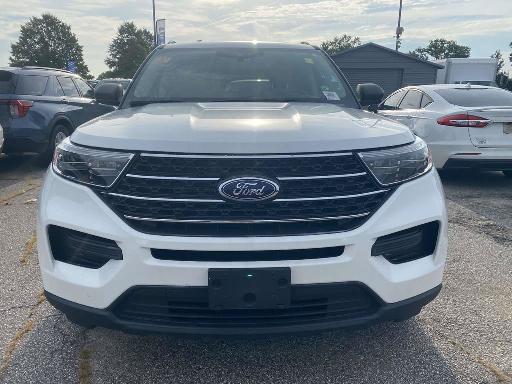 Certified 2024 Ford Explorer XLT RWD image 2