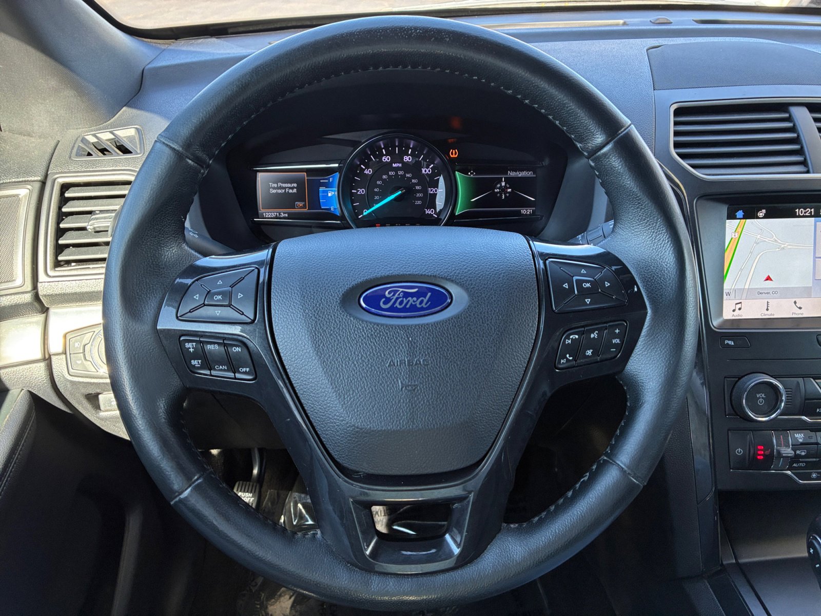 Certified 2019 Ford Explorer XLT w/ Equipment Group 202A AWD/4WD image 9
