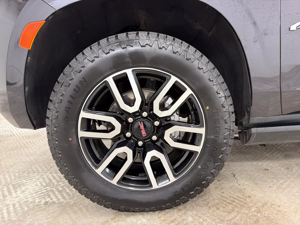Used 2023 GMC Yukon AT4 w/ AT4 Premium Plus Package AWD/4WD image 14