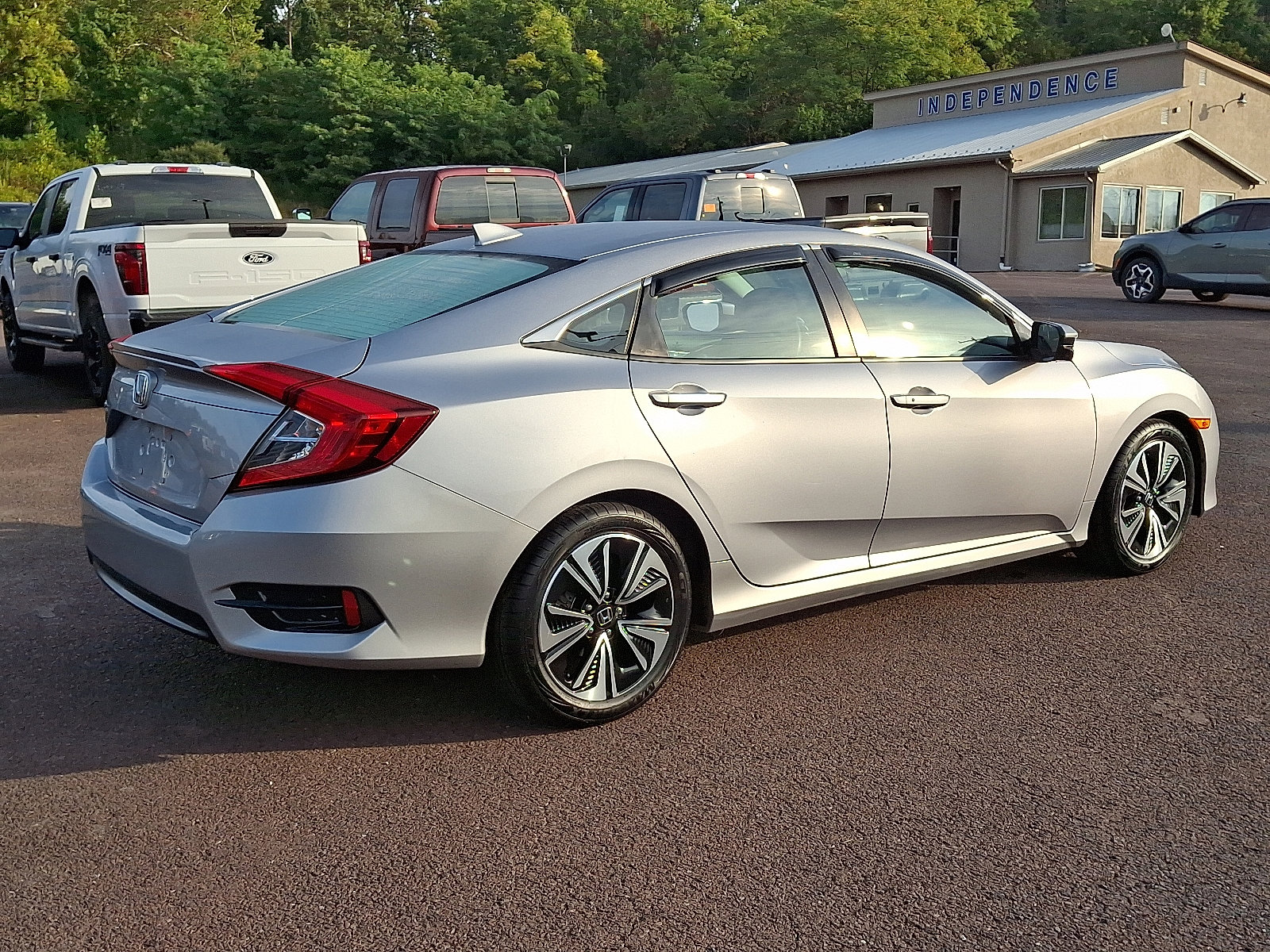 Used 2017 Honda Civic EX-T image 11