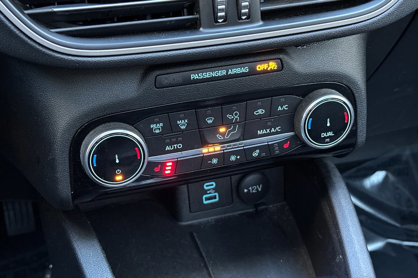 Certified 2022 Ford Escape SEL w/ SEL Stealth AWD Package image 21