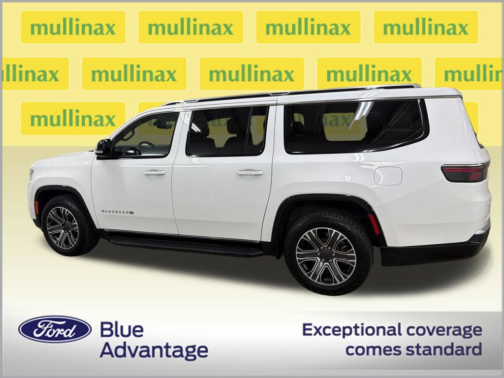 Used 2024 Jeep Wagoneer L Series II RWD image 11